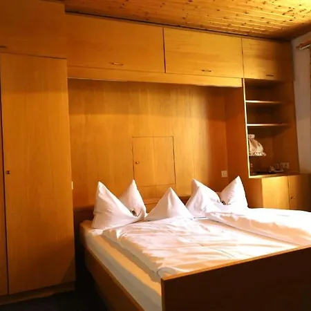 Zur Post Guest house 3*